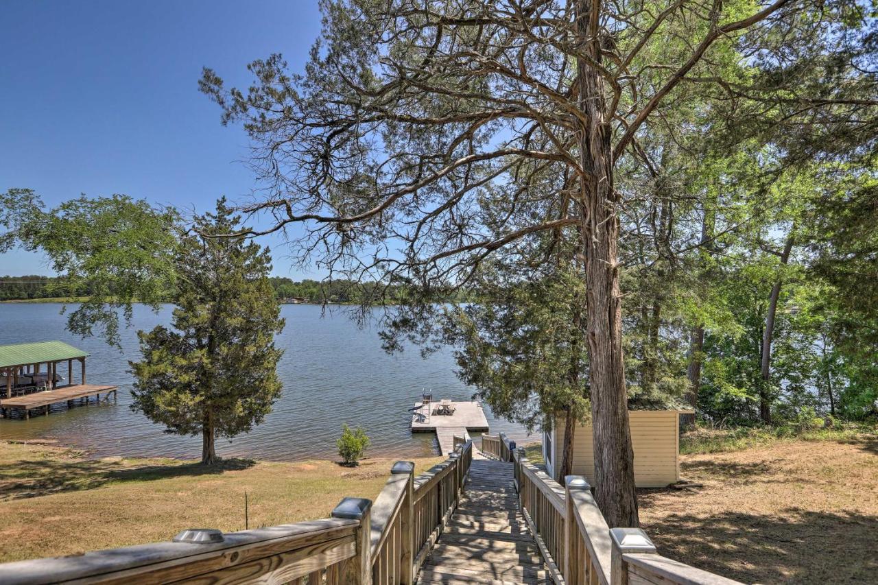 House With Dock And Slide Situated On Lake Sinclair! Sparta ภายนอก รูปภาพ