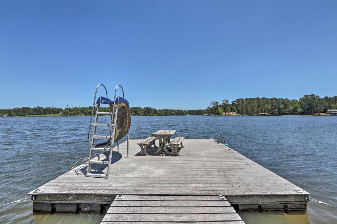 House With Dock And Slide Situated On Lake Sinclair! Sparta ภายนอก รูปภาพ