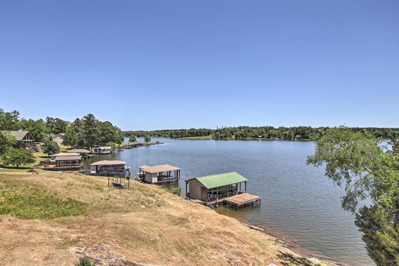House With Dock And Slide Situated On Lake Sinclair! Sparta ภายนอก รูปภาพ